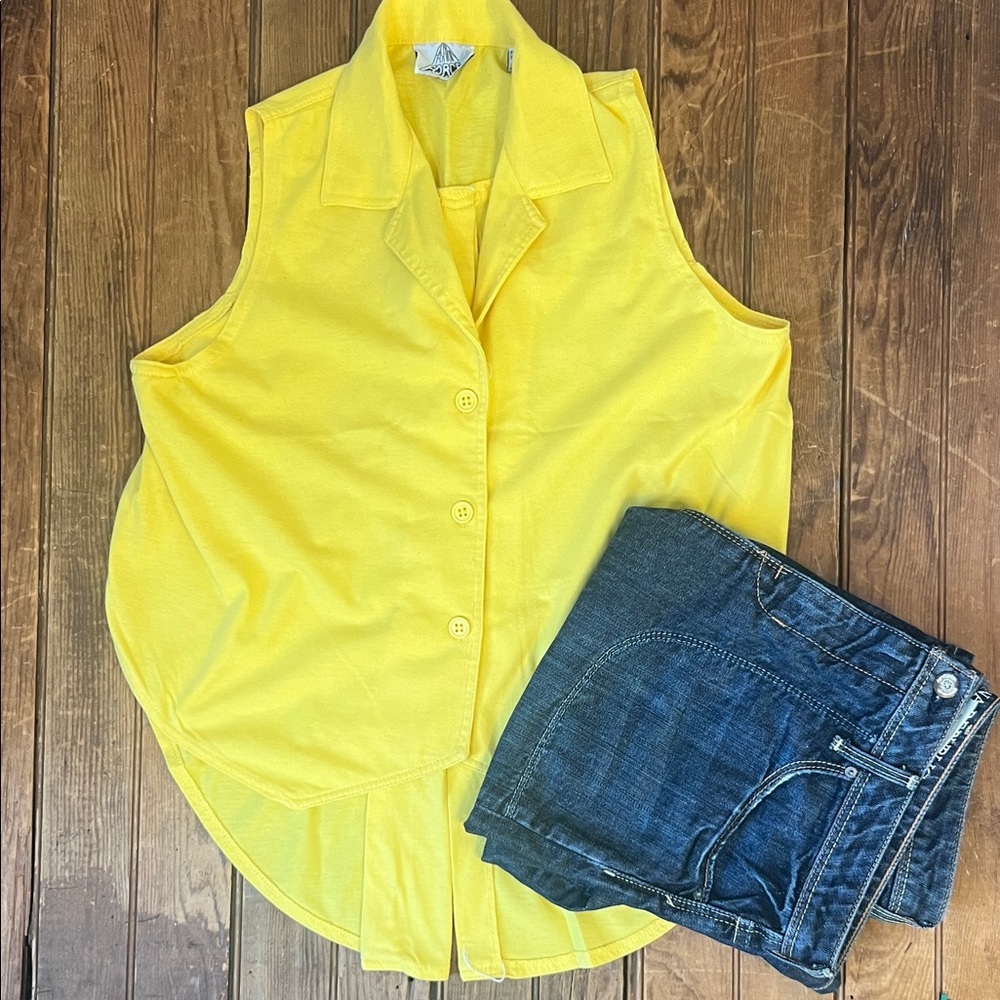 Vintage 90s women’s top Yellow Sleeveless cropped front low back size medium